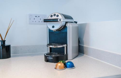 Salford Apartment | Luxury Getaway In Manchester with PS5, Fast WiFi & Free Parking