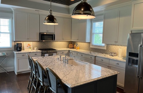 Reynolds Landing Cottage | Luxury Golf/Lake Cottage in Reynolds Lake Oconee, behind practice range & green!