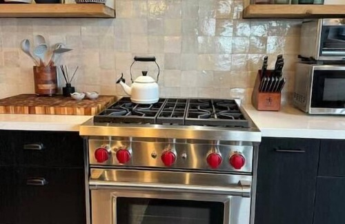 Western Malibu House | Luxury Guest House Over Zuma Beach w/Great Hiking Trails