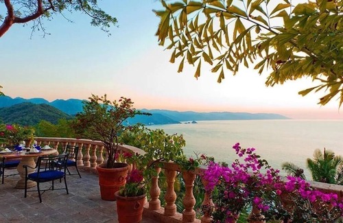 South Shore Hotel Area Villa | Luxury Hacienda-Style Villa with Extraordinary Ocean Views