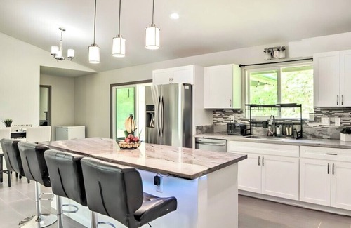 Keaau House | Luxury Hawaii Getaway Close to the Beach & Ocean!