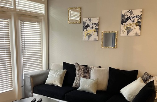 North Decatur Apartment | Luxury Hideout