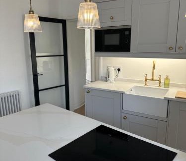 Moffat Apartment | Luxury High Street Apartment