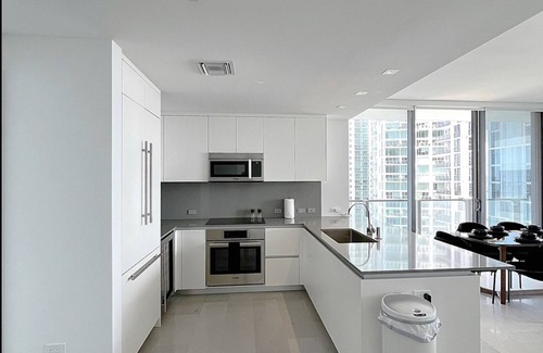 Brickell Condo | Luxury Highrise Home