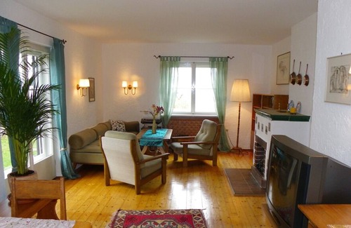 Lenggries House | Luxury holiday homes, panoramic mountain views, garden, lake, river, ski