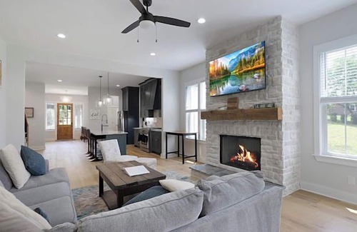 Mount Juliet House | Luxury Home 4B, 3.5B Sleeps 18+/25min to Nashville