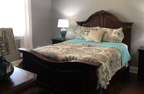 Junction House | LUXURY HOME, Beautiful Bethel Country Estate / Amazing pool, Great Country Home