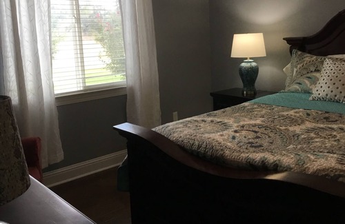 Junction House | LUXURY HOME, Beautiful Bethel Country Estate / Amazing pool, Great Country Home