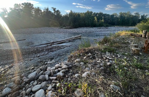Four Corners House | ⭐️🏞Luxury home close to Big Sky and Bozeman. GALLATIN RIVERFRONT!⭐️