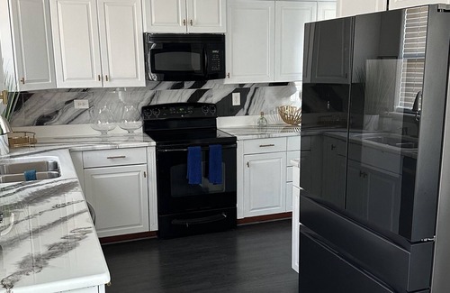 Churchland Condo | Luxury Home close to Rivers Casino and Va Beach!