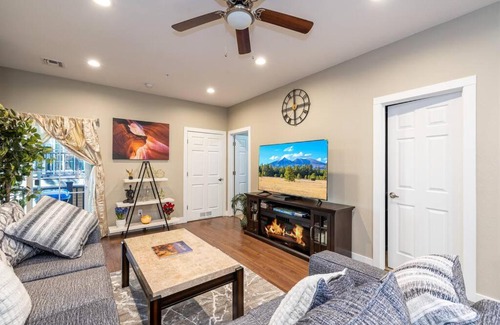Flagstaff House | Luxury Home Downtown NAU Route 66 Snowbowl