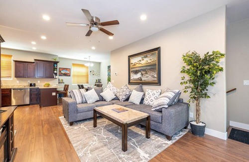 Flagstaff House | Luxury Home Downtown NAU Route 66 Snowbowl