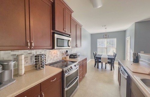 Port Wentworth House | Luxury home equipped with an EV Charger & Oversized Jetted Tub