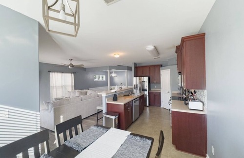 Port Wentworth House | Luxury home equipped with an EV Charger & Oversized Jetted Tub