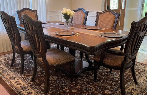 Farmington Hills House | Luxury Home For King & Queens!