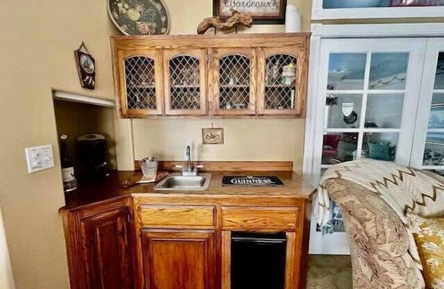 Ahwahnee House | Luxury Home-Hot Tub-Sleeps 11-Pet Friendly