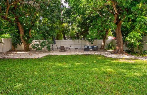 Coral Way House | Luxury Home in Brickell Miami, 5 min to the Beach!