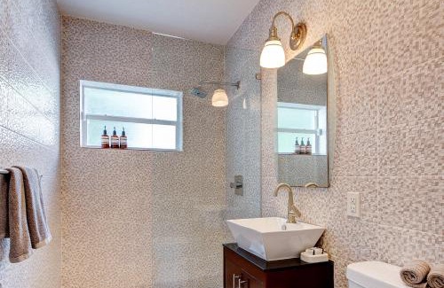 Coral Way House | Luxury Home in Brickell Miami, 5 min to the Beach!