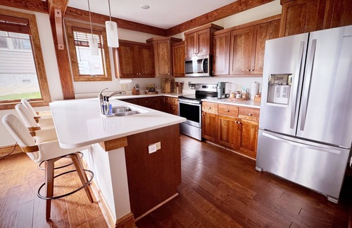 Foscoe Condo | Luxury Home in Chalakee at Echota:Pools, Hot Tubs, Trails & Grandfather Mt Views