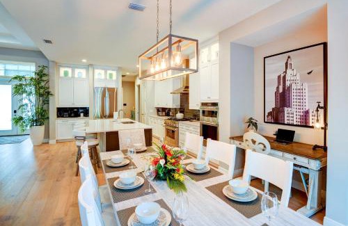 Ringling Park House | Luxury Home in Downtown Sarasota, HTD POOL/Hot tub