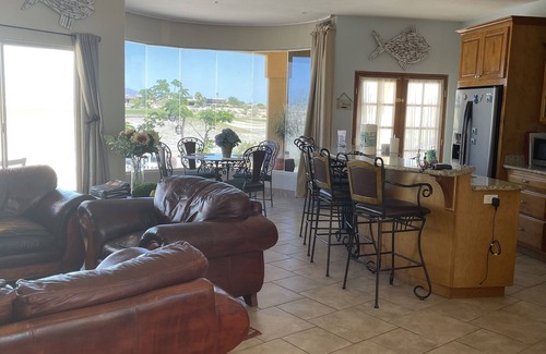El Dorado Ranch House | Luxury Home in Gated Golf Course Community with Outdoor Soak Tub