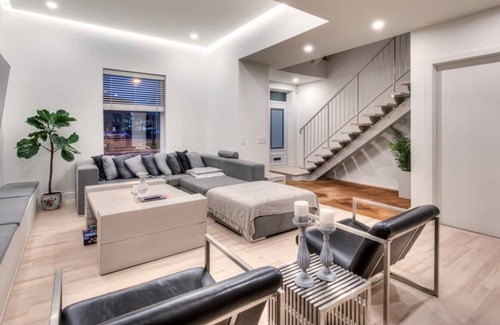 Mile End House | Luxury home in the heart of the Mile-End. Private Garden and fire pit!