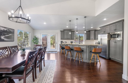 Twin Falls House | Luxury Home near Canyon; HOT TUB
