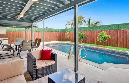 Sunrise House | Luxury Home near Sawgrass Mall