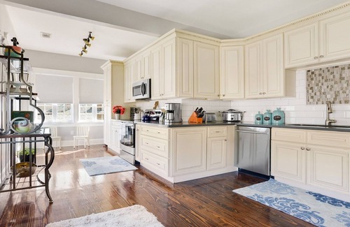 Leonidas House | Luxury Home Near Streetcar & Riverbend STR License # 19-STR-17545