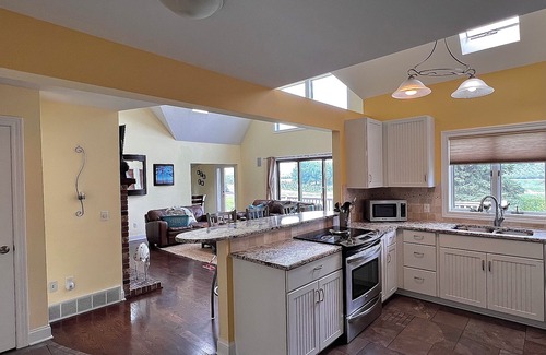 Fennville House | Luxury Home On Hutchins Lake Near Saugatuck, Douglas, Fennville & Lake Michigan