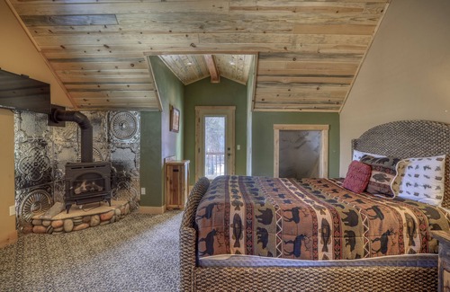 San Juan River Village House | Luxury Home ON San Juan River Close to Downtown Pagosa Sprgs and Wolf Creek Ski