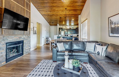 Show Low House | Luxury home on the fairway with deck, fire pit, bbq grill
