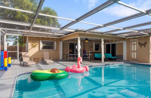 Coral Springs House | Luxury Home | Pool | Arcade | Pompano Beach | Wifi