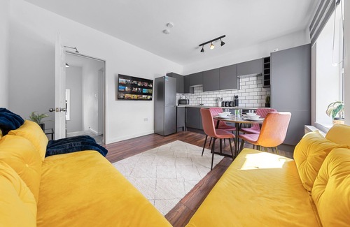 Southampton City Centre House | Luxury Home+Sleeps/11+Central+Games+Free Parking