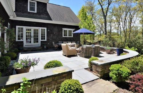Cutchogue House | Luxury Home Steps From Beach And Short Bike Ride To Vineyards