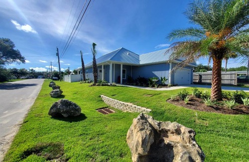 Laguna Beach Estates House | Luxury Home w/Pool & 35' Parking Area (Sleeps 18)