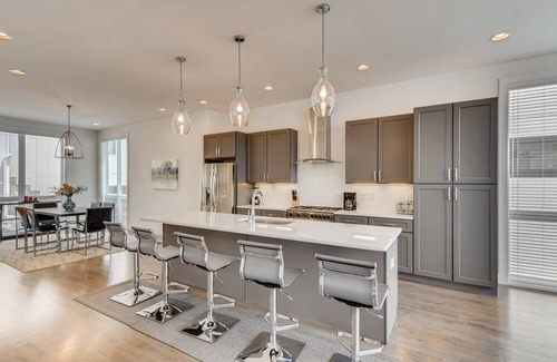 Eighth Avenue House | Luxury Home w/Rooftop Patio - 7 Minutes to Downtown