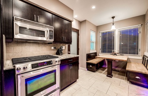 Morton Grove House | Luxury Home With Awesome Master Bathroom & Huge Back Yard