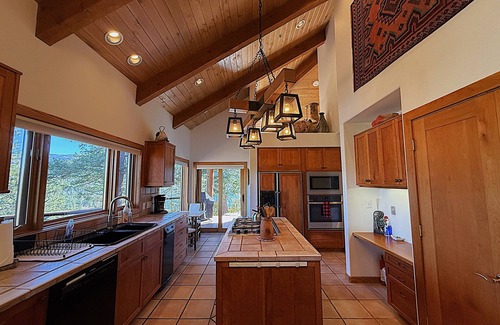 Purgatory House | Luxury Home with Gorgeous Views Located at Electra Lake, Close to Ski Resort