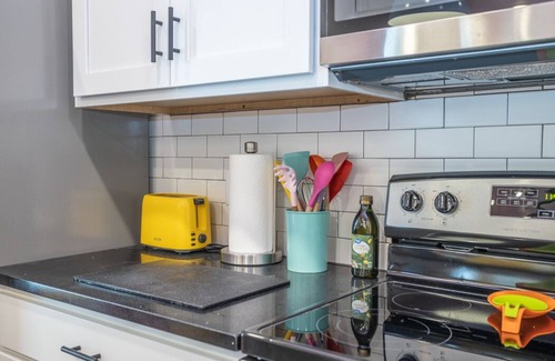Waynesville Apartment | Luxury Home with Hot Tub Near Ft. Leonard Wood