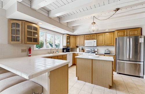 Oak Bluffs House | Luxury home with private pool & foosball - near 3 towns & many beaches