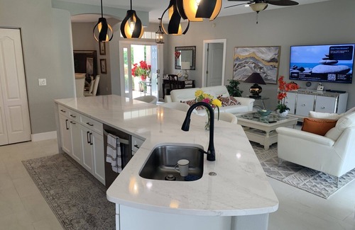 Tara Golf and Country Club House | Luxury Home With Private Pool Situated On Tara Golf And Country Club