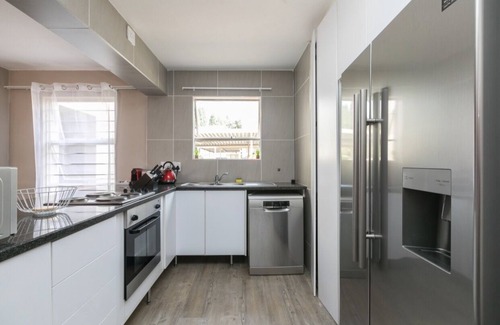 Sandown Apartment | Luxury Home with Private Garden