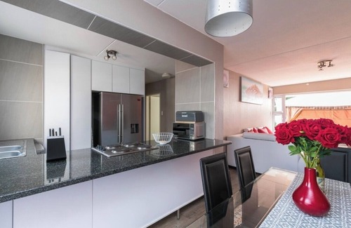 Sandown Apartment | Luxury Home with Private Garden