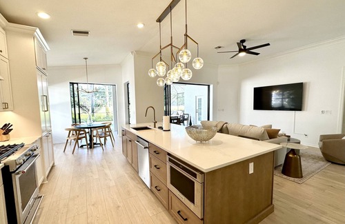 Miromar Lakes House | Luxury home with private pool at Miromar Lakes