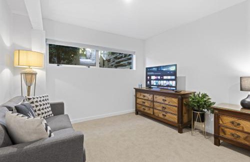 Fernhill Apartment | Luxury Home with Views of Lake Wakatipu