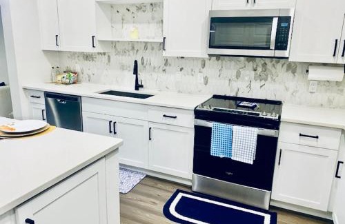 Winter Garden Apartment | Luxury home, With Wifi, pool and Espresso