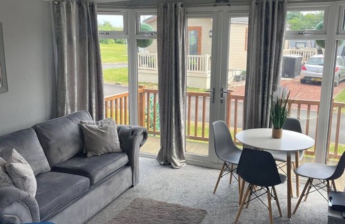Morpeth Cabin | Luxury hot tub lodge with onsite bar/restaurant and many other amenities