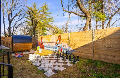 Hurwood Heights House | Luxury Hot Tub & Rooftop Deck Downtown Nashville
