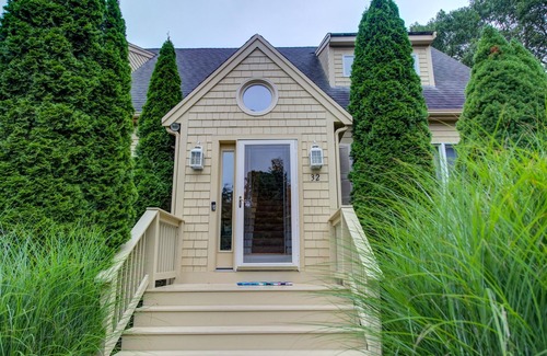 West Hyannisport House | Luxury house 0.25 mi from Craigville Beach! Close to Iconic Hyannis!